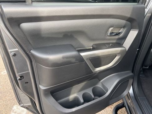 Certified 2024 Nissan Titan SV w/ SV Convenience Package image 11
