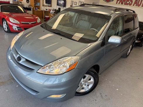 Used 2008 Toyota Sienna XLE FWD image 9