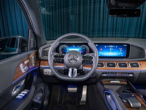 Certified 2025 Mercedes-Benz GLS 450 4MATIC image 20