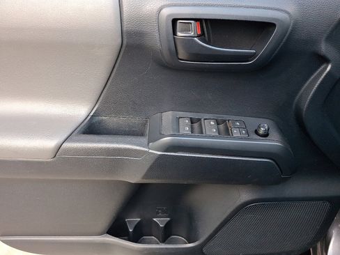 Used 2019 Toyota Tacoma SR image 15