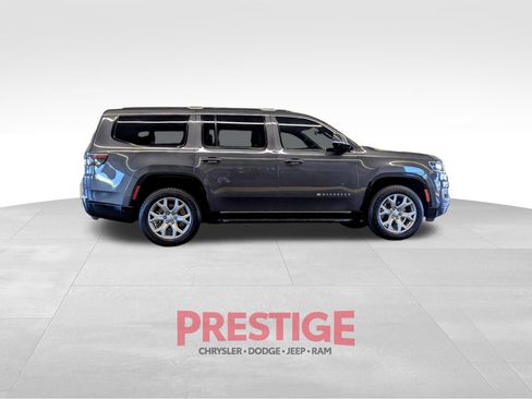 Used 2022 Jeep Wagoneer Series II w/ Convenience Group I RWD image 7