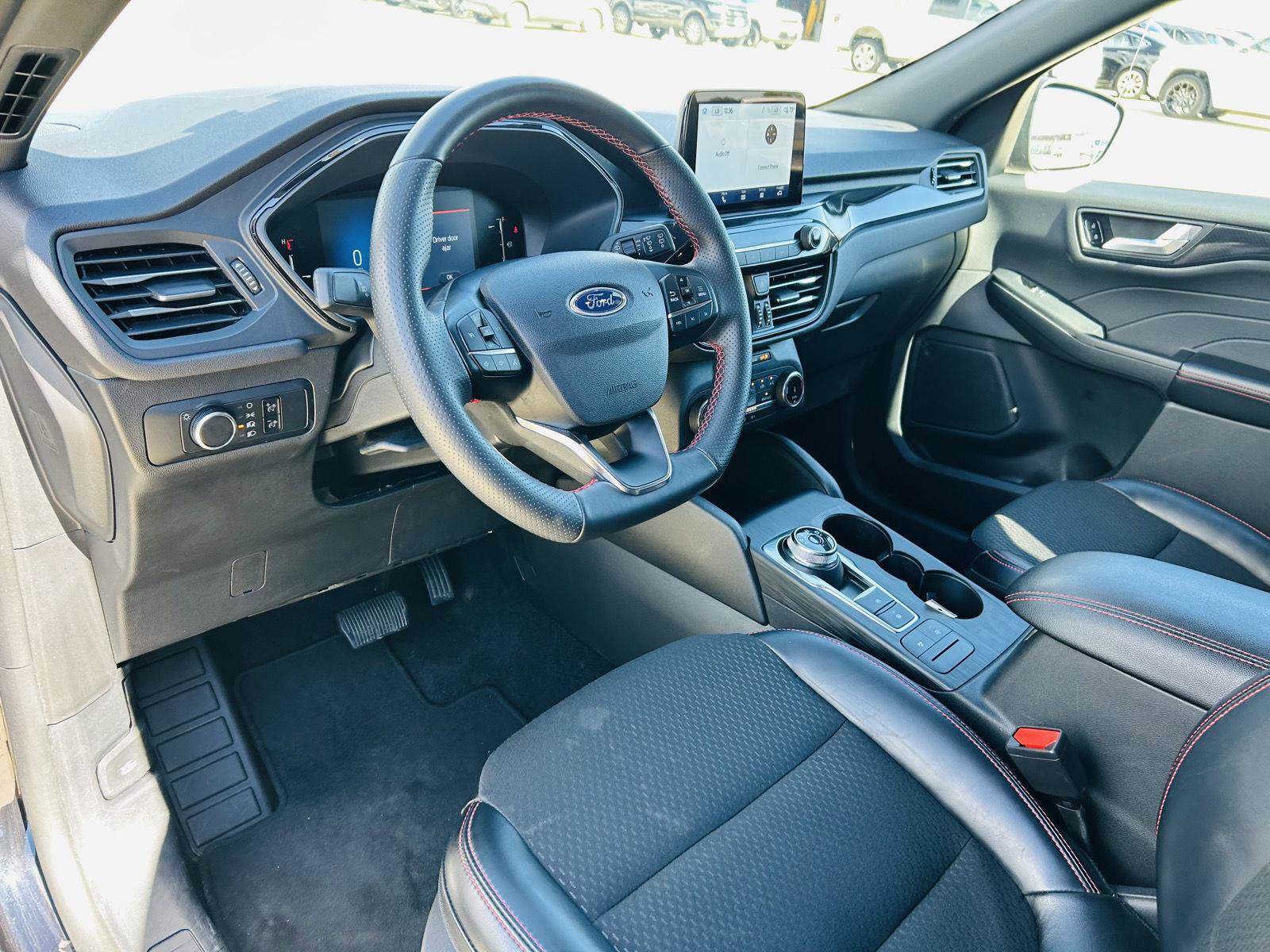 Used 2025 Ford Escape ST-Line FWD image 11