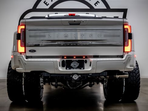 Used 2024 Ford F450 Limited w/ FX4 Off-Road Package image 10