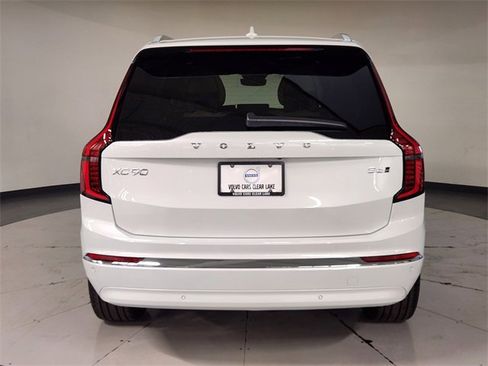 New 2026 Volvo XC90 B6 Ultra w/ Protection Package image 9