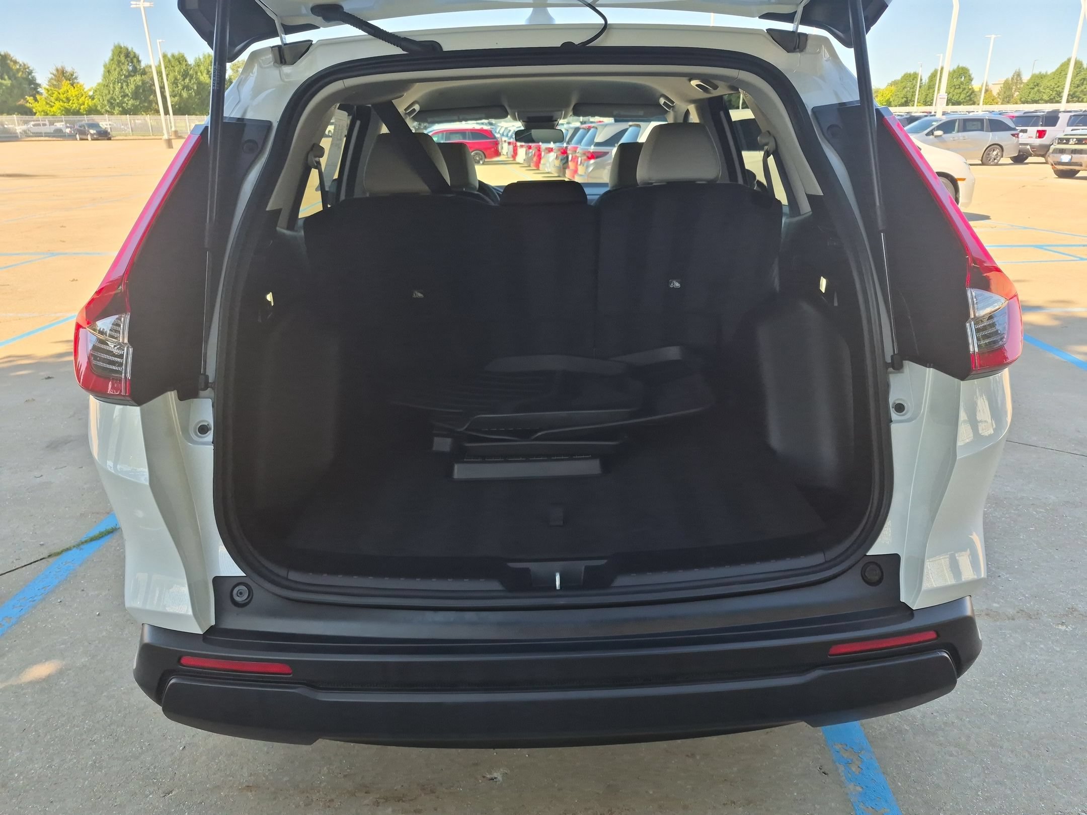 Used 2025 Honda CR-V LX image 25