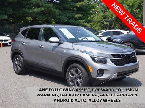 Used 2024 Kia Seltos LX AWD/4WD image 1