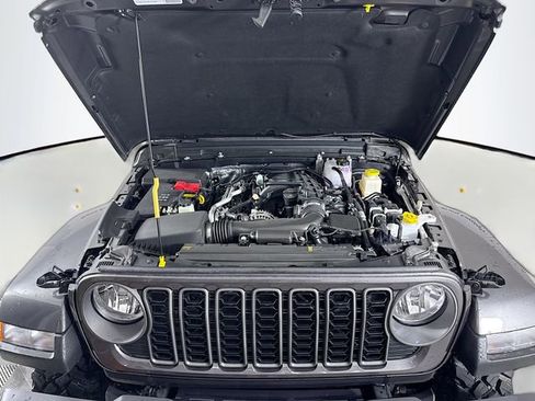 New 2025 Jeep Gladiator Sport image 27