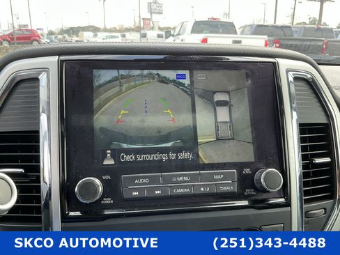 Used 2020 Nissan Titan SL w/ Moonroof Package image 17