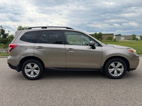 Used 2015 Subaru Forester 2.5i Limited w/ Popular Package #2 AWD/4WD image 2