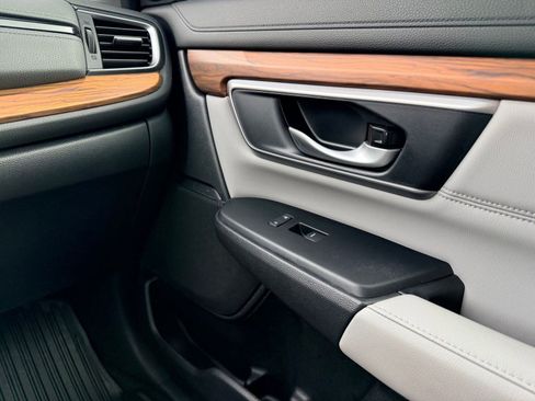 Used 2020 Honda CR-V Touring image 23