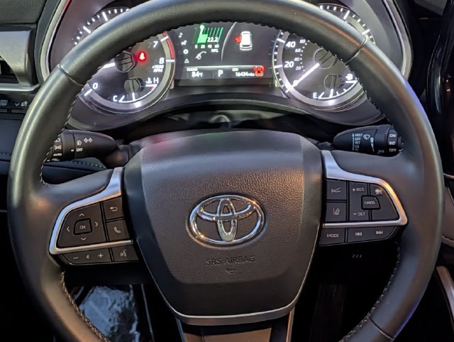 Used 2026 Toyota Highlander XLE AWD/4WD image 13
