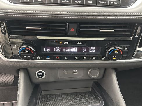 Used 2023 Nissan Rogue SL w/ SL Premium Package AWD/4WD image 18