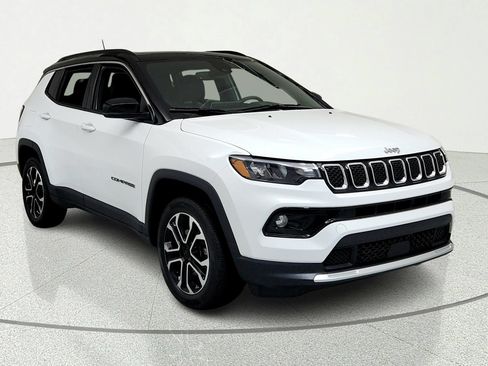 Used 2023 Jeep Compass Limited w/ Sun and Sound Group AWD/4WD image 7