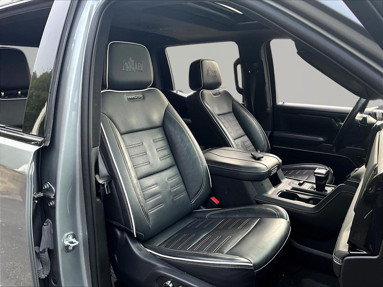 Used 2023 GMC Sierra 1500 AT4X w/ AT4X AEV Edition AWD/4WD image 30
