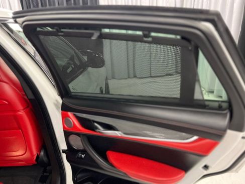 Used 2016 BMW X6 M image 26