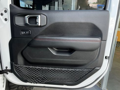 Used 2020 Jeep Gladiator Rubicon AWD/4WD image 16