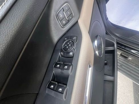 Used 2022 Ford Expedition Max Limited image 23