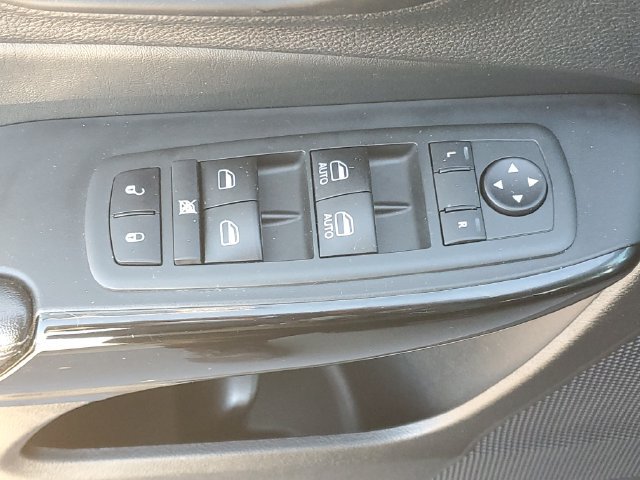 Used 2021 Jeep Cherokee Latitude Lux w/ Trailer Tow Group AWD/4WD image 16