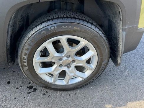 Used 2015 Jeep Renegade Latitude image 7