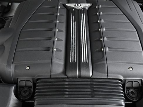 Used 2017 Bentley Bentayga image 37