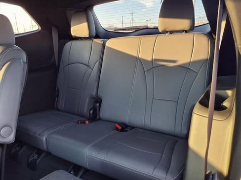 Used 2024 Buick Enclave Premium image 88
