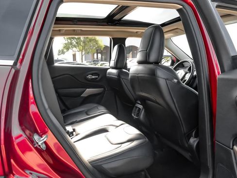 Used 2017 Jeep Cherokee Limited w/ Luxury Group AWD/4WD image 41