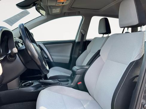 Used 2018 Toyota RAV4 XLE FWD image 9