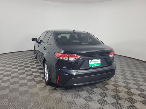 Used 2021 Toyota Corolla LE w/ LE Convenience Package FWD image 5