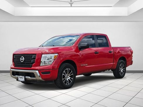 Used 2022 Nissan Titan SV RWD image 3
