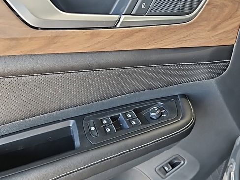 New 2026 Volkswagen Atlas SE image 30