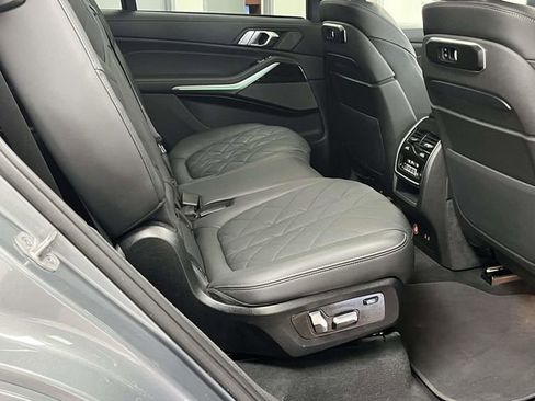 Used 2025 BMW X7 xDrive40i w/ Premium Package AWD/4WD image 32