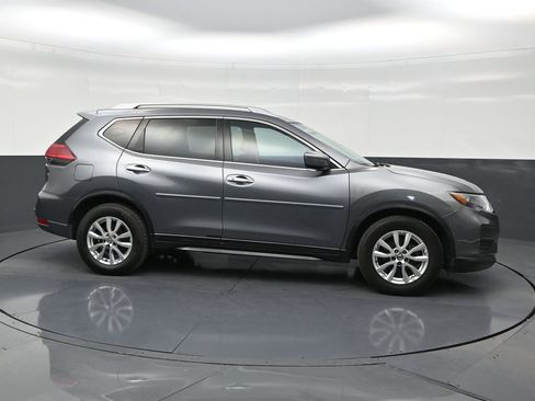 Used 2017 Nissan Rogue SV FWD image 6