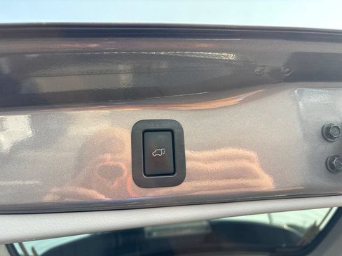 Used 2018 Toyota Highlander XLE AWD/4WD image 26