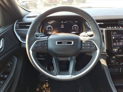 Used 2024 Jeep Grand Cherokee Altitude image 14