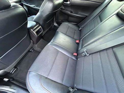 Used 2017 Toyota Camry SE FWD image 11