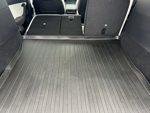 Used 2021 Tesla Model Y Performance image 15