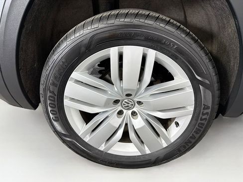 Used 2019 Volkswagen Atlas SE w/ Towing Package image 32