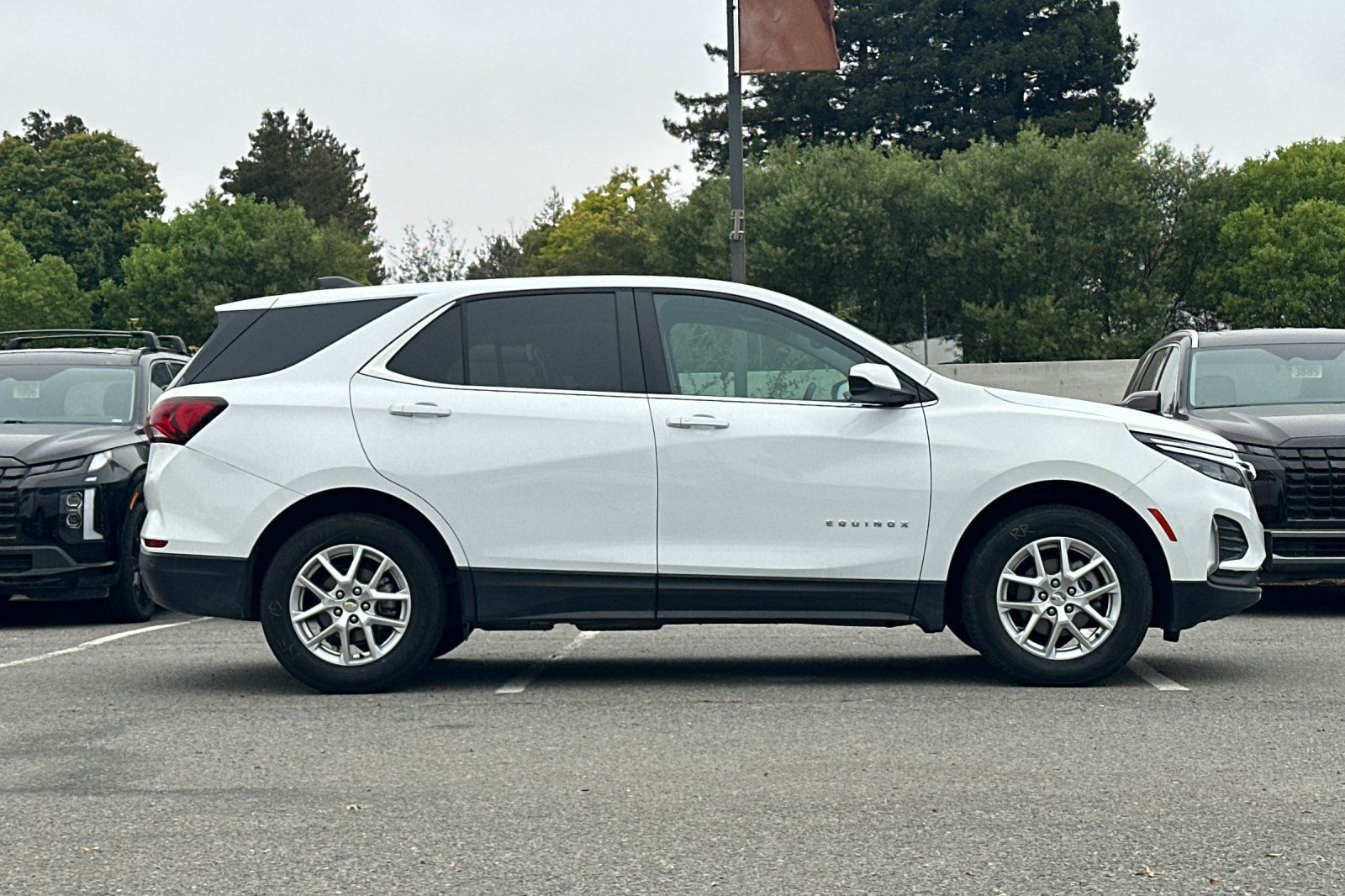 Used 2024 Chevrolet Equinox LT AWD/4WD image 3