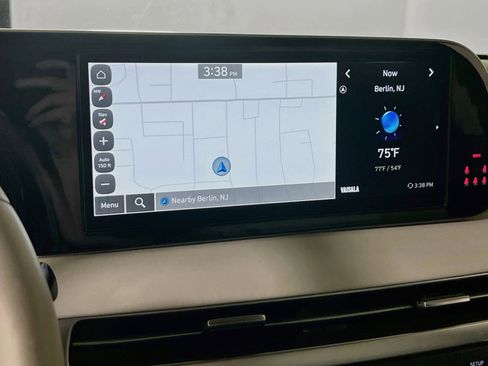 Used 2024 Hyundai Palisade Limited AWD/4WD image 13