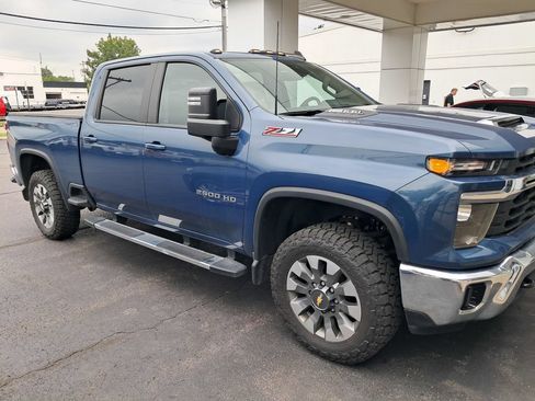Used 2024 Chevrolet Silverado 2500 LT w/ All Star Edition AWD/4WD image 6