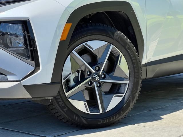 Certified 2025 Hyundai Tucson SEL AWD/4WD image 2