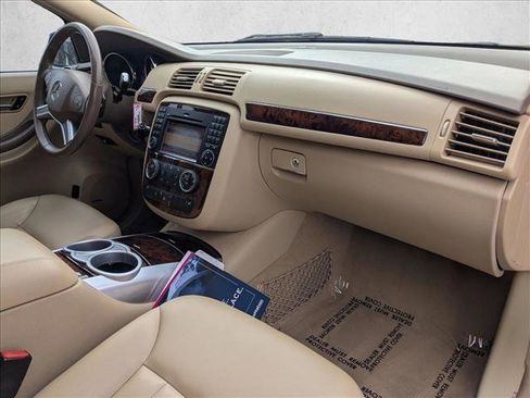 Used 2010 Mercedes-Benz R 350 4MATIC image 26