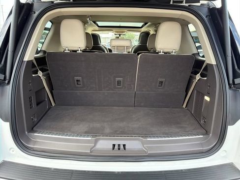Used 2024 Lincoln Navigator Reserve AWD/4WD image 26