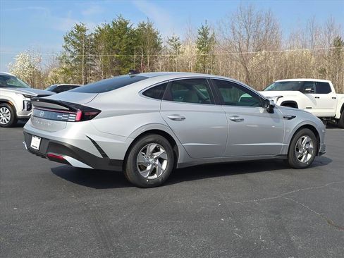 New 2026 Hyundai Sonata SE FWD image 3