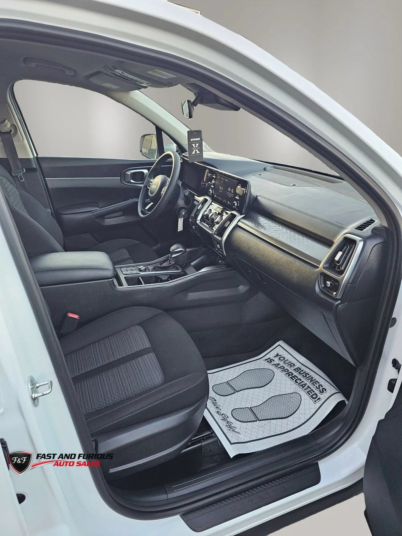 Used 2023 Kia Sorento LX FWD image 8
