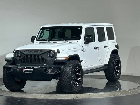 Used 2021 Jeep Wrangler Unlimited Sahara AWD/4WD image 5