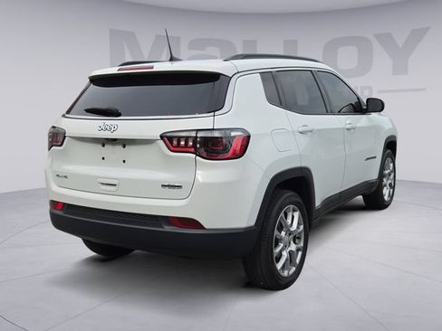 Used 2024 Jeep Compass Latitude AWD/4WD image 5