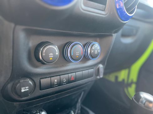 Used 2013 Jeep Wrangler Sport AWD/4WD image 17