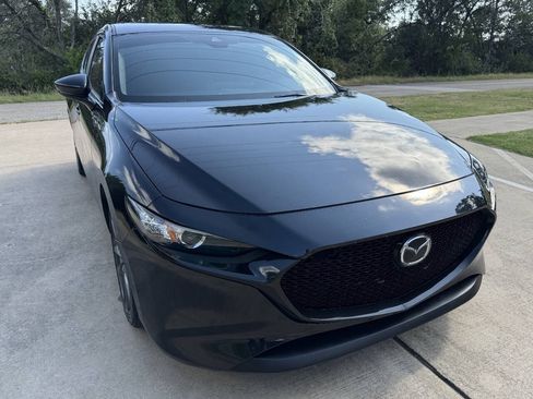 Used 2021 MAZDA MAZDA3 s FWD image 3