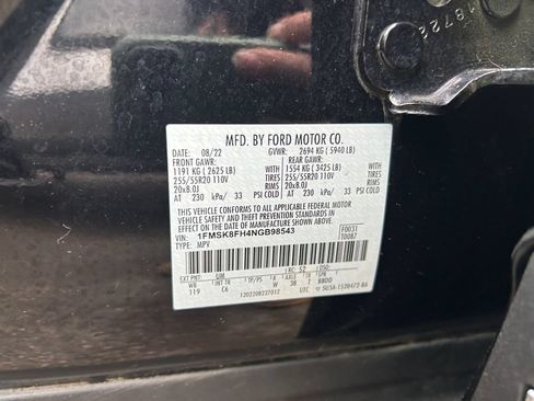 Used 2022 Ford Explorer Limited w/ Equipment Group 301A AWD/4WD image 37
